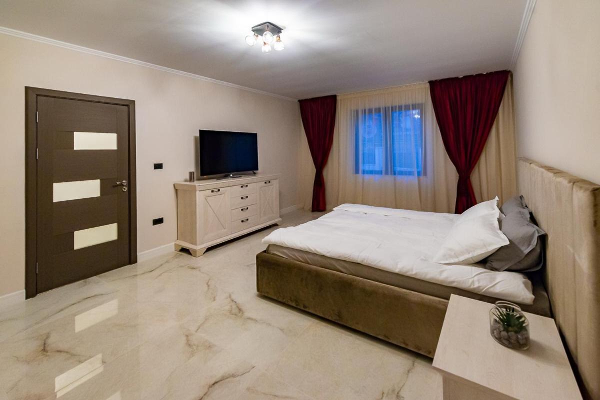 Moky Rezident Apartment Arad Luaran gambar
