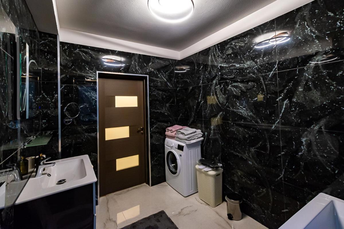 Moky Rezident Apartment Arad Luaran gambar