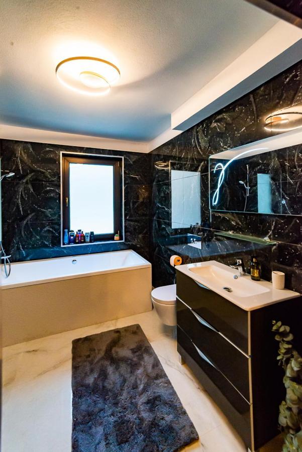 Moky Rezident Apartment Arad Luaran gambar