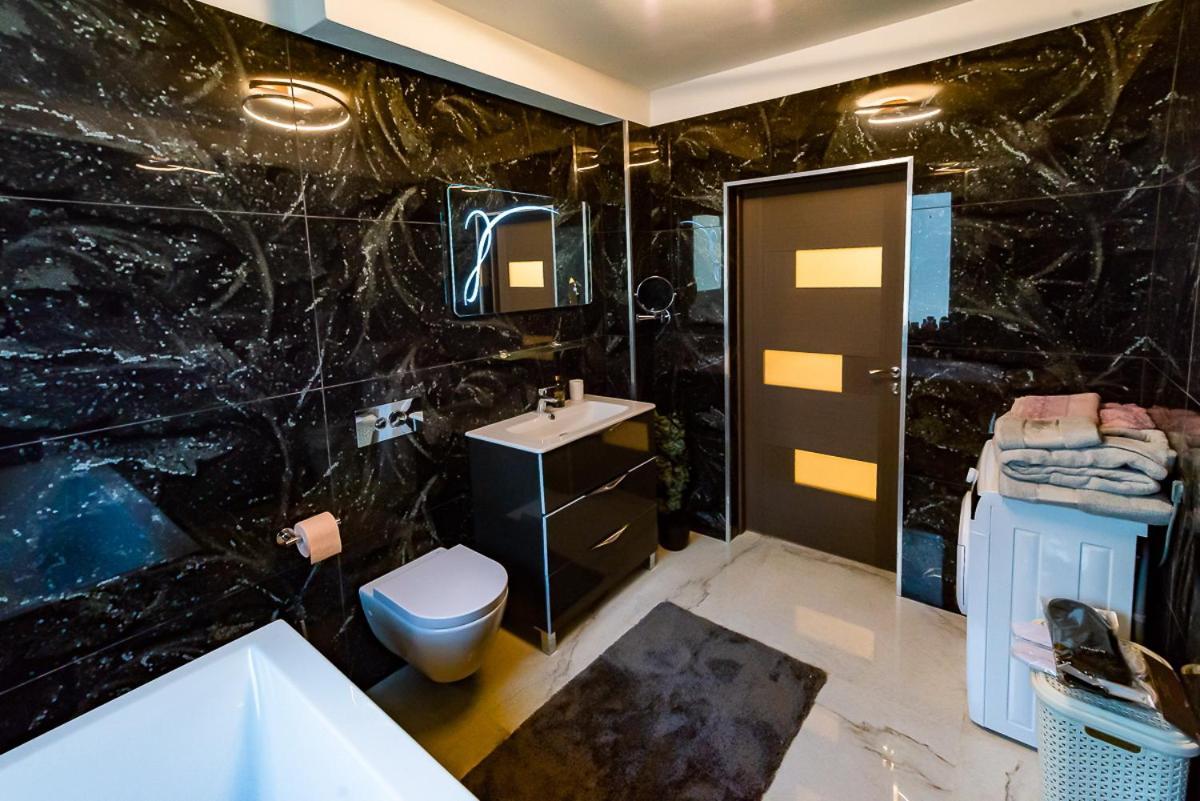 Moky Rezident Apartment Arad Luaran gambar