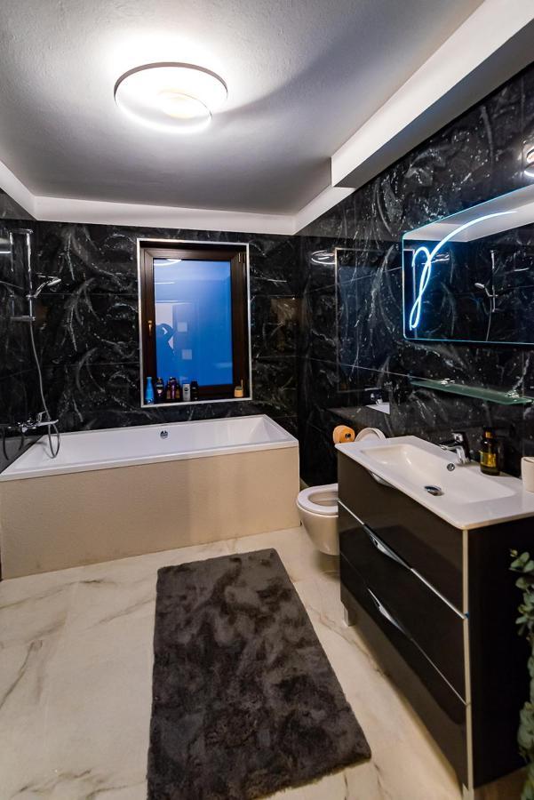 Moky Rezident Apartment Arad Luaran gambar
