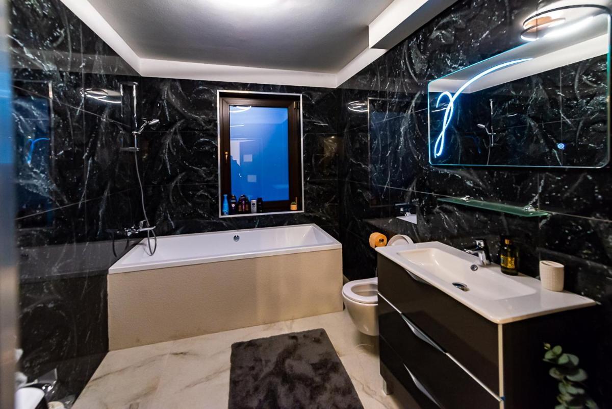 Moky Rezident Apartment Arad Luaran gambar