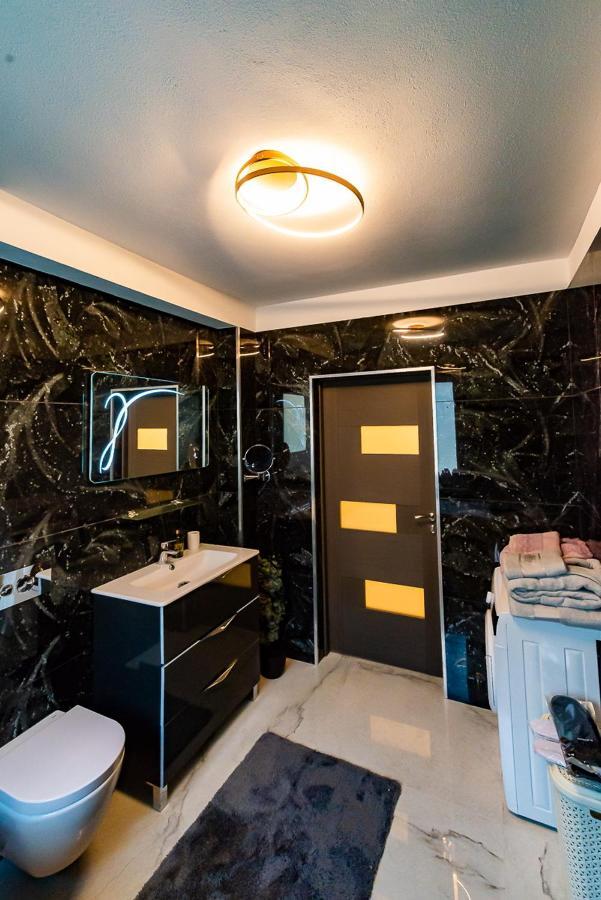Moky Rezident Apartment Arad Luaran gambar